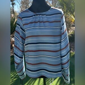 SUNCOO PARIS-SHIRT Long sleeves
One button closure at the back size:m